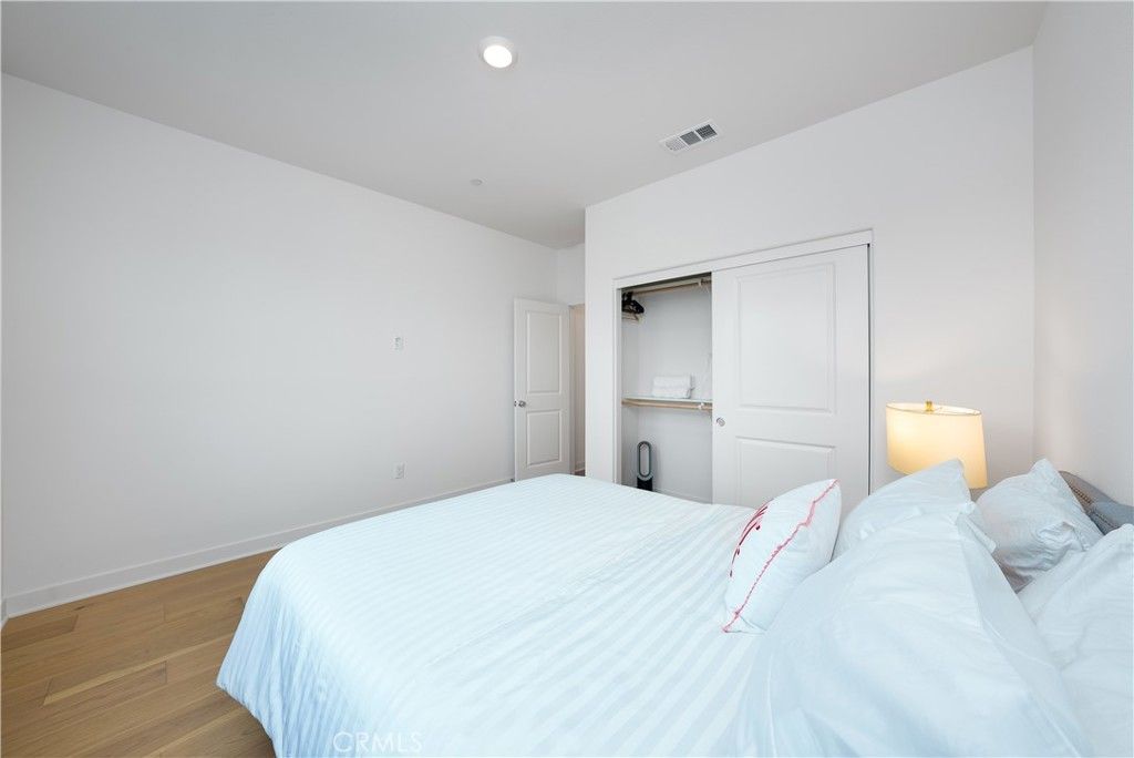 listing image 130720899659771721200