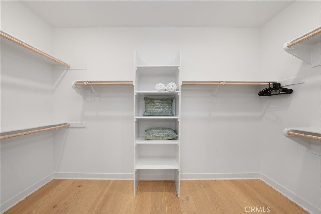 listing image 130728001115404224233