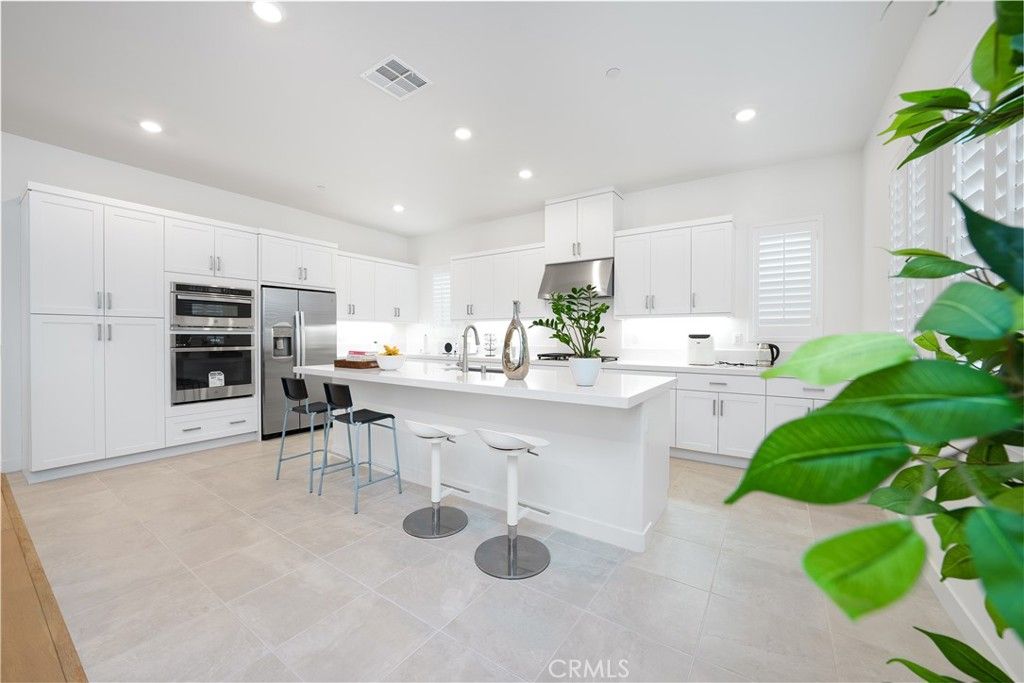 listing image 130728108342799349822