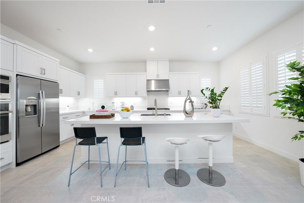 listing image 130723058807146128553
