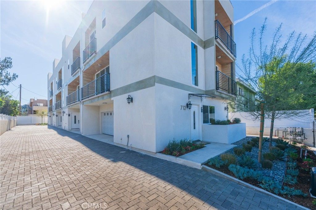 Photo of 712 1/2 N Chestnut Ave Ave, Los Angeles, CA 90042 (MLS # OC26034621)