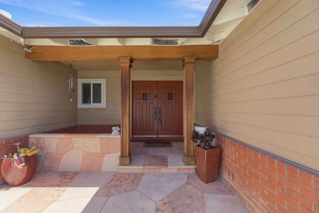 1484 Bird Avenue