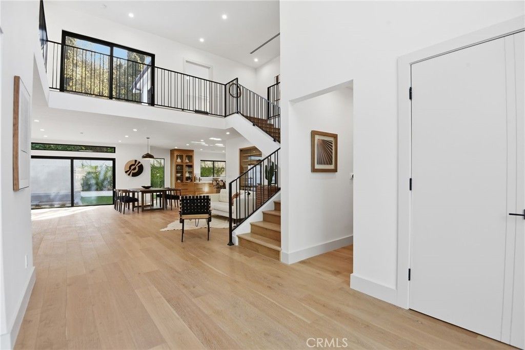 Photo of 16226 Dickens, Encino, CA 91436 (MLS # PW25275052)