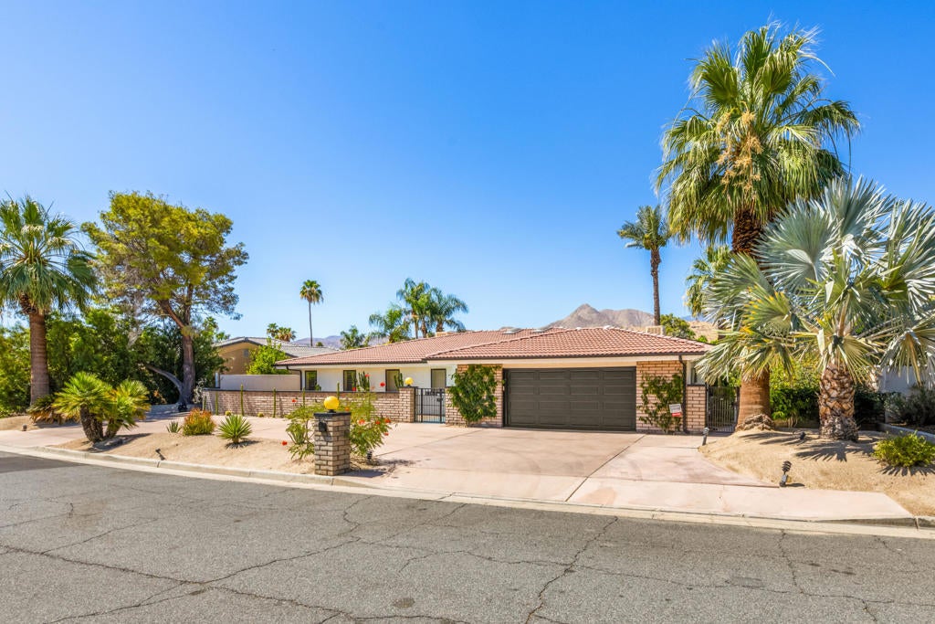5365 E Cherry Hills Drive