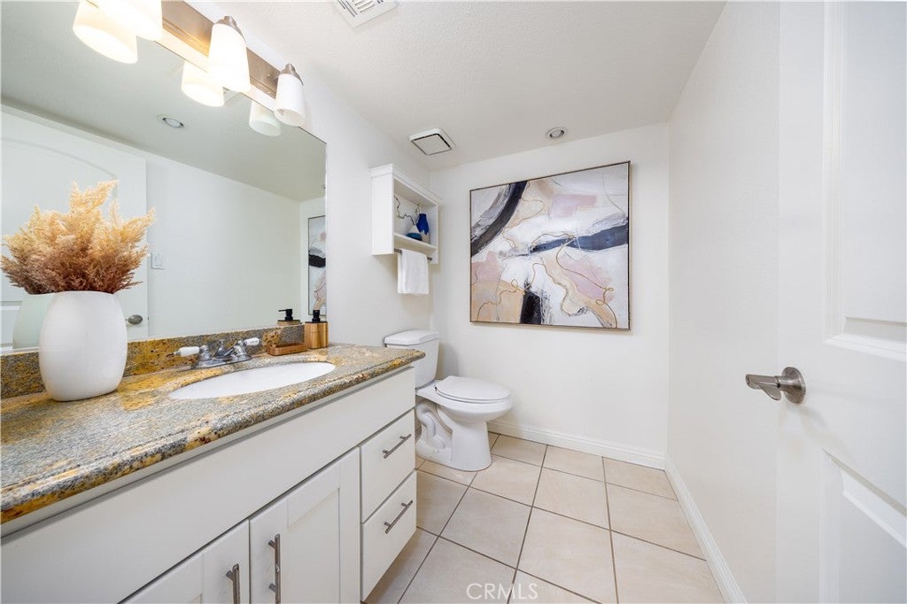511 N Curtis F