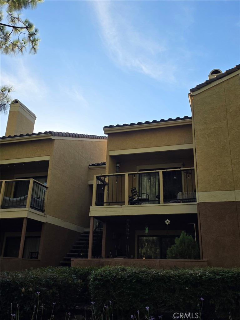 BEAUTIFUL CONDO FOR SALE PET FRIENDLY 2 BEDROOM 1 BATHROOM SITUATED ON THE TOP LEVEL WITH APPROXIMATELY 816SQ THE SPACIOUS LIVING ROOM IS THE CENTER OF THE HOME THAT CONNECTS TO BOTH BEDROOMS AND PATIO THE BALCONY HAS OF TREES AND HOA OFFERS SEVERAL AMENITIES POOLS/SPA TENNIS COURT, MULTIPLE SWIMMING POOLS GATED COMMUNITY DOG WALKING.PROPERTY BEING SOLD AS IS CONDITION.AGENT BRING YOUR BUYERS. THIS CONDO WONT LAST. FIRST SHOWING WILL BE AT THE OPEN HOUSE 7/26/25 12-4PM PER HOA NO FHA OR VA ONLY CONVENTIONAL