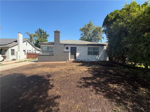 Photo of 917 Campus Avenue, Redlands, CA 92374 (MLS # CV26163852)