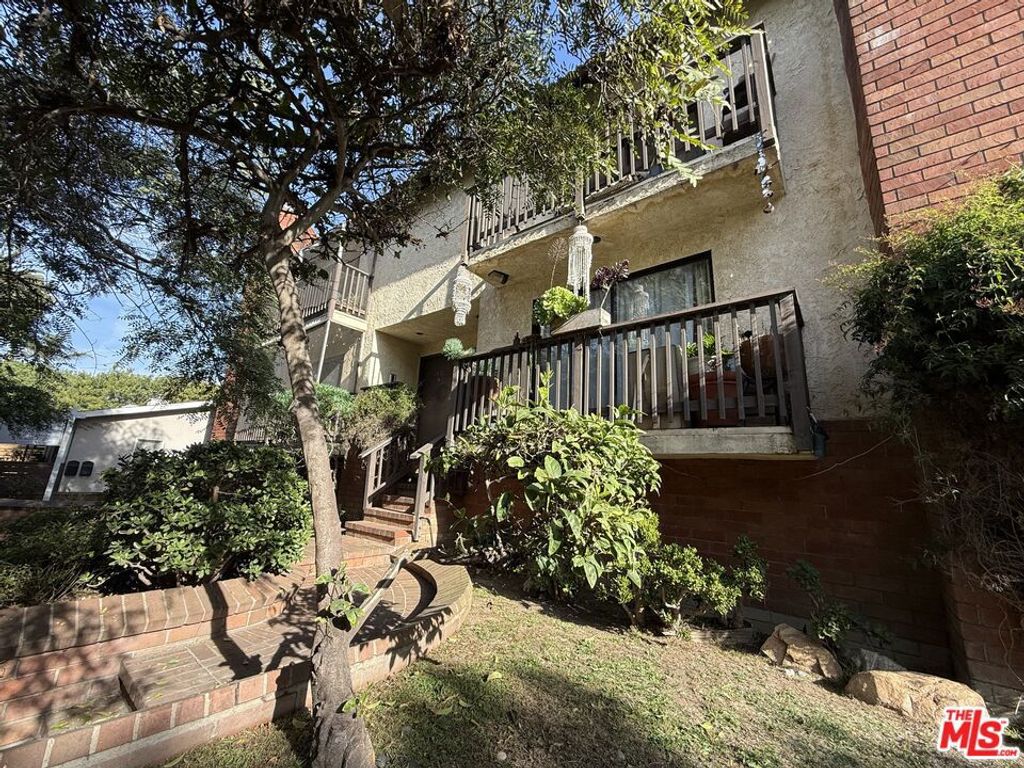 Photo of 2412 Ocean Avenue #4, Venice, CA 90291 (MLS # 25629219)