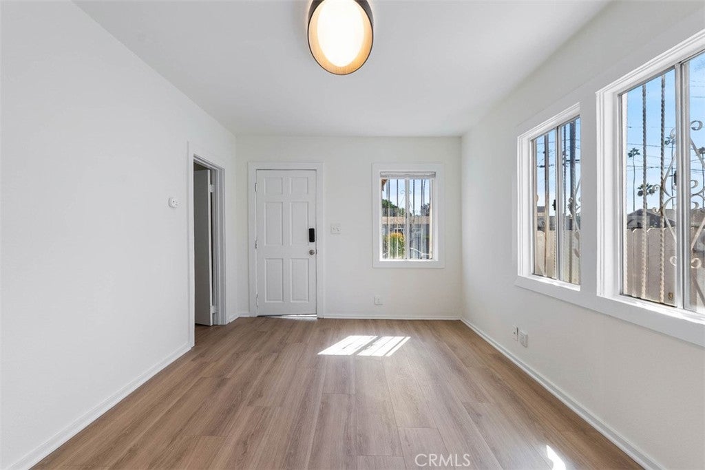 439 E 98th