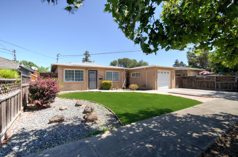 Charming 3-bedroom, 1-bath cottage-style home located just minutes from vibrant downtown Livermore. This beautifully updated residence features a brand-new kitchen with modern cabinetry, sleek countertops, Wolf stove, and stainless steel appliances. Fresh new flooring flows throughout the home, complementing the warm, inviting ambiance. Energy-efficient vinyl windows and recessed canned lighting add comfort and style. The thoughtful layout offers cozy living spaces and abundant natural light. This home provides the perfect blend of character and convenience close to shops, dining, award-winning wineries. A wonderful opportunity to own a move-in ready home!