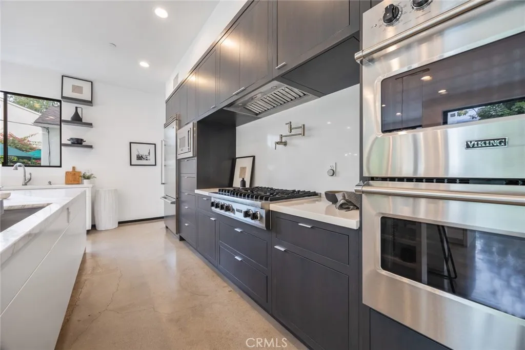 Pasadena, California 91107, United States, 4 Bedrooms Bedrooms, ,5 BathroomsBathrooms,Residential,Active,229679