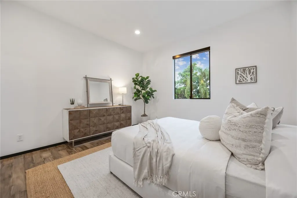 Pasadena, California 91107, United States, 4 Bedrooms Bedrooms, ,5 BathroomsBathrooms,Residential,Active,229679