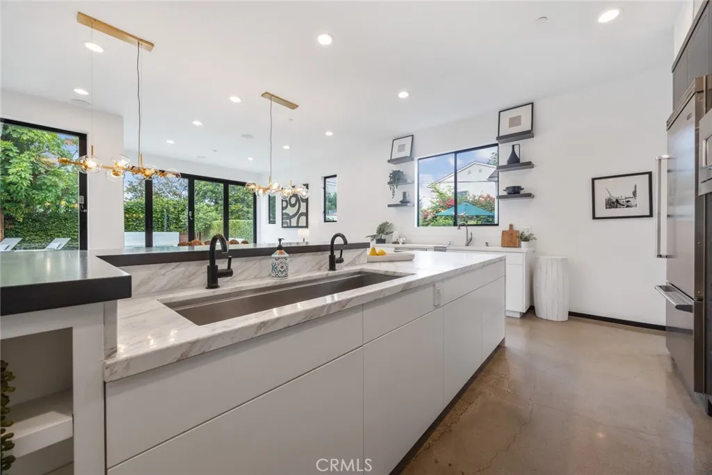 Pasadena, California 91107, United States, 4 Bedrooms Bedrooms, ,5 BathroomsBathrooms,Residential,Active,229679