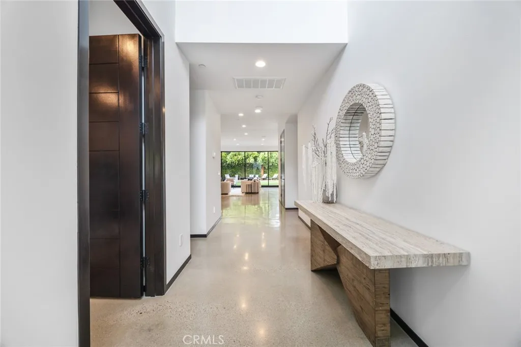 Pasadena, California 91107, United States, 4 Bedrooms Bedrooms, ,5 BathroomsBathrooms,Residential,Active,229679