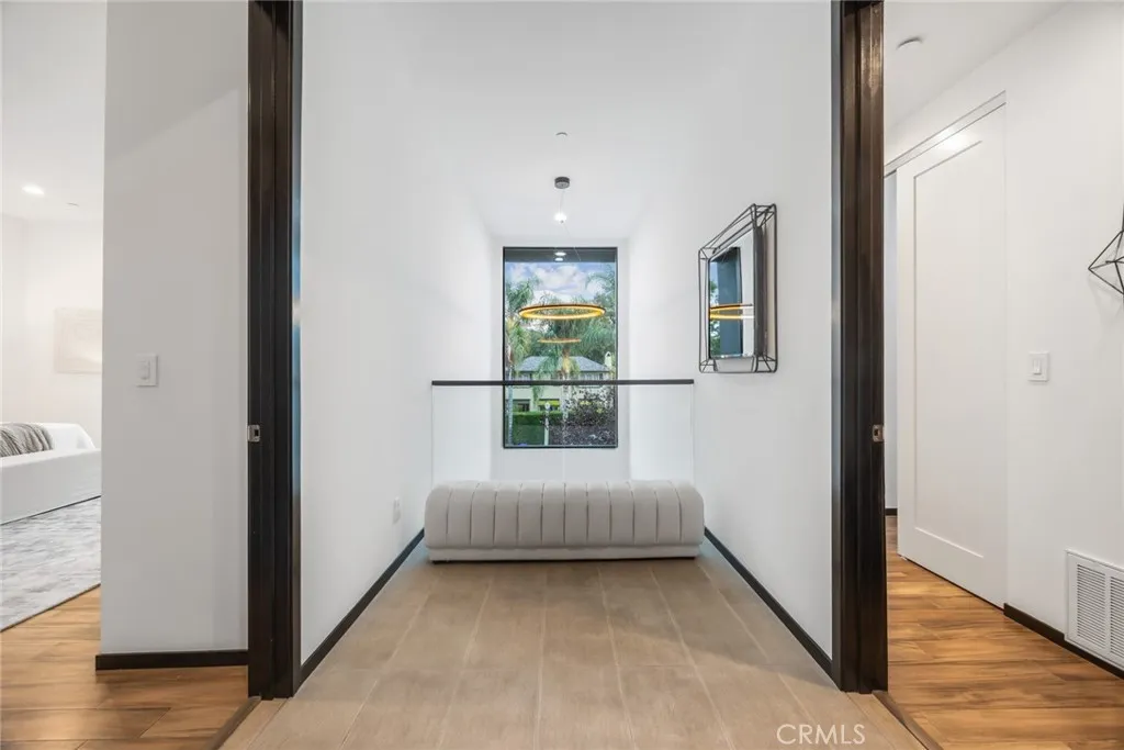 Pasadena, California 91107, United States, 4 Bedrooms Bedrooms, ,5 BathroomsBathrooms,Residential,Active,229679