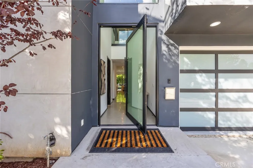 Pasadena, California 91107, United States, 4 Bedrooms Bedrooms, ,5 BathroomsBathrooms,Residential,Active,229679