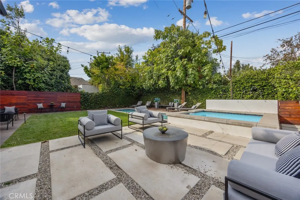 Pasadena, California 91107, United States, 4 Bedrooms Bedrooms, ,5 BathroomsBathrooms,Residential,Active,229679