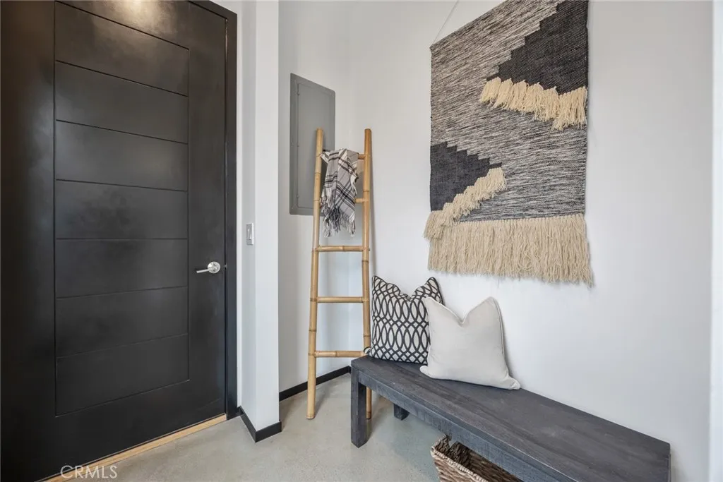 Pasadena, California 91107, United States, 4 Bedrooms Bedrooms, ,5 BathroomsBathrooms,Residential,Active,229679