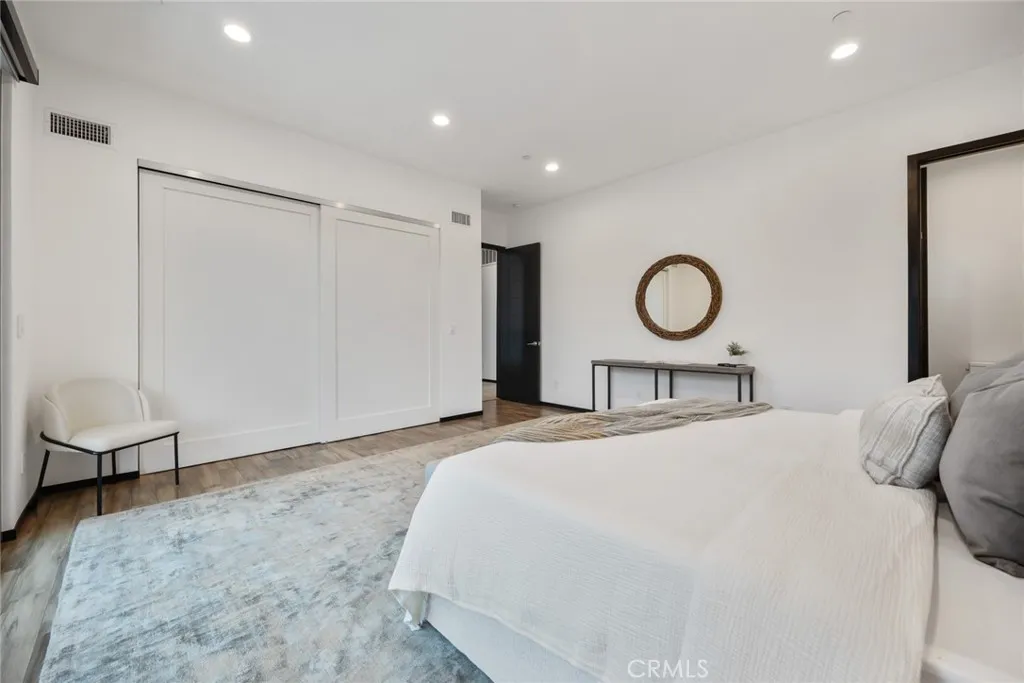 Pasadena, California 91107, United States, 4 Bedrooms Bedrooms, ,5 BathroomsBathrooms,Residential,Active,229679