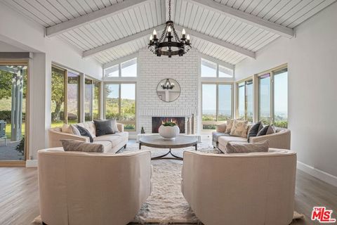 Photo of 2526 CORDELIA Road, Los Angeles, CA 90049 (MLS # 26634025)