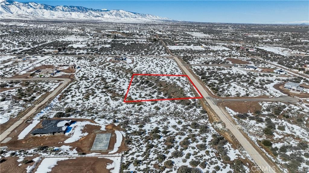 ***Custom Homes all around**Snowline School District**COME BUILD YOUR DREAM HOME!!