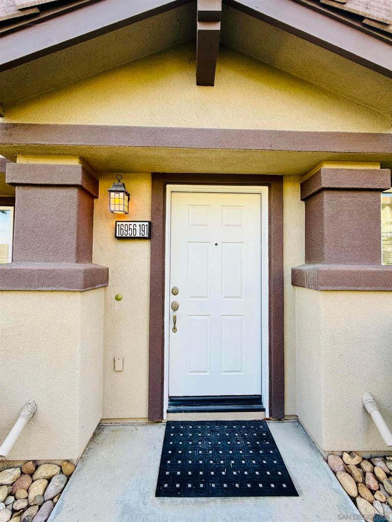 16956 Laurel Hill Lane Ln
