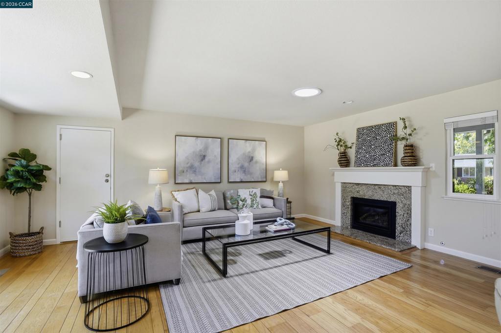3218 Reva Dr