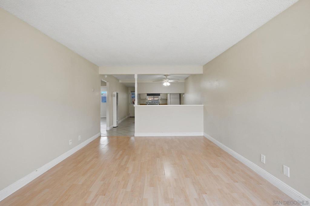 2012 E Mission Ave 11
