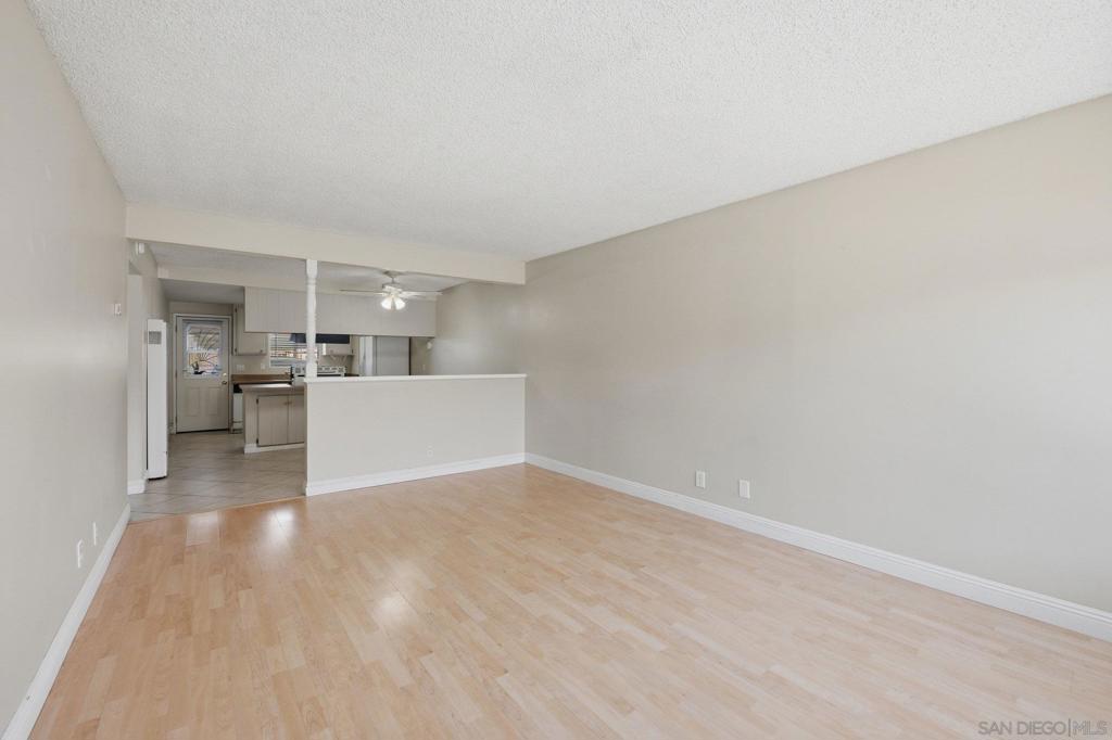 2012 E Mission Ave 11