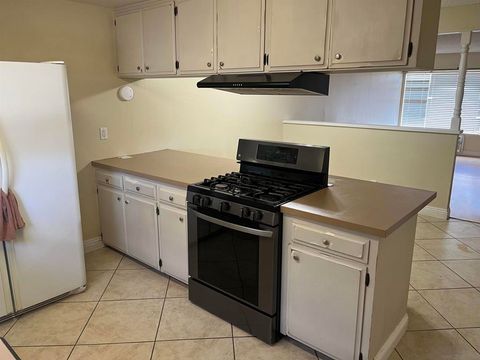 Photo of 2012 E Mission Ave AVE #11, Escondido, CA 92027 (MLS # 260011229SD)