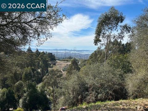 Photo of 6201 Skyline Blvd Blvd, Oakland, CA 94611 (MLS # 41123226)