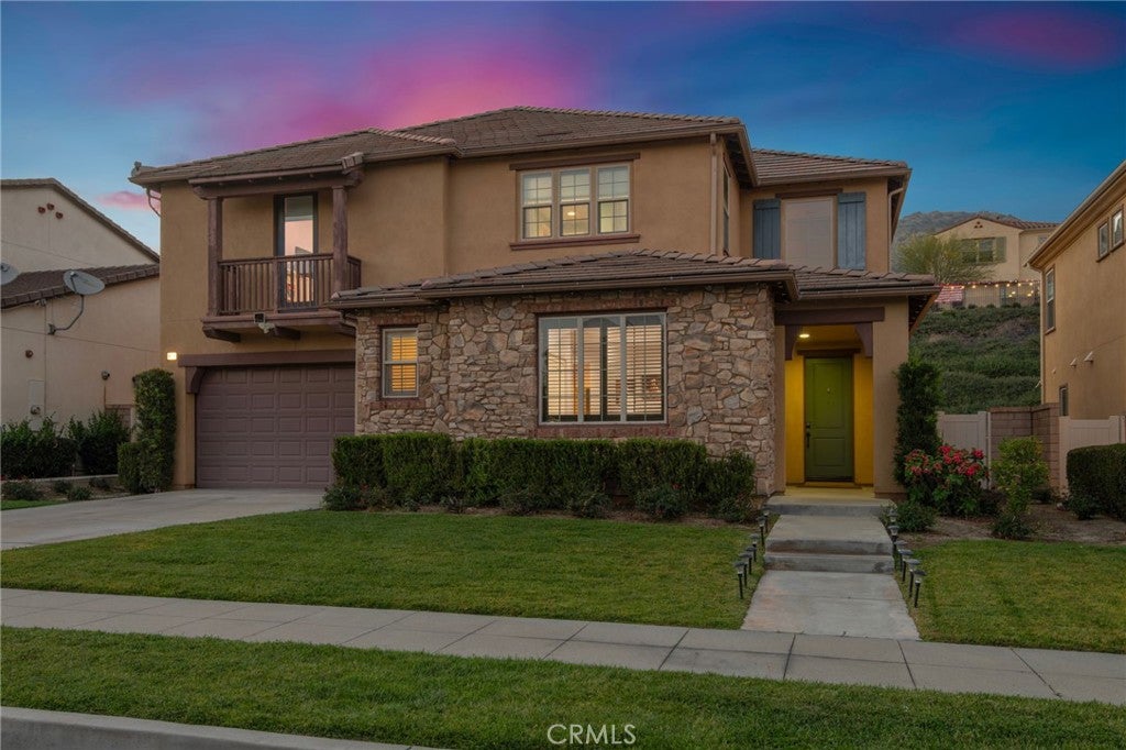 885 E Manresa