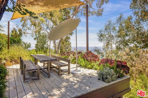 Tiny photo for 1531 N Tigertail Road, Los Angeles, CA 90049 (MLS # 26841443)