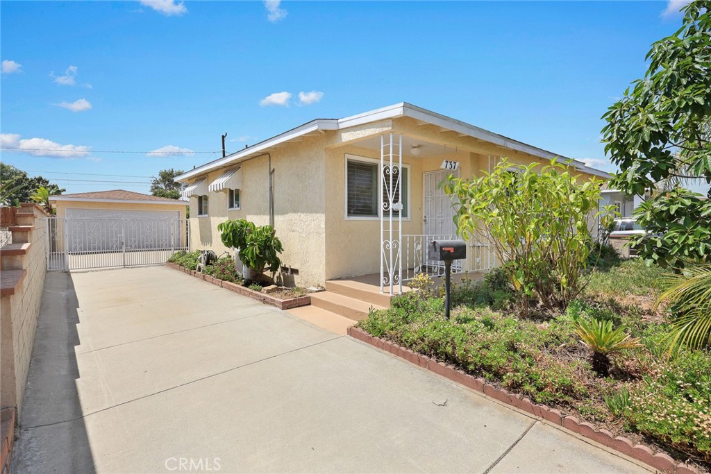737 S 6th Street