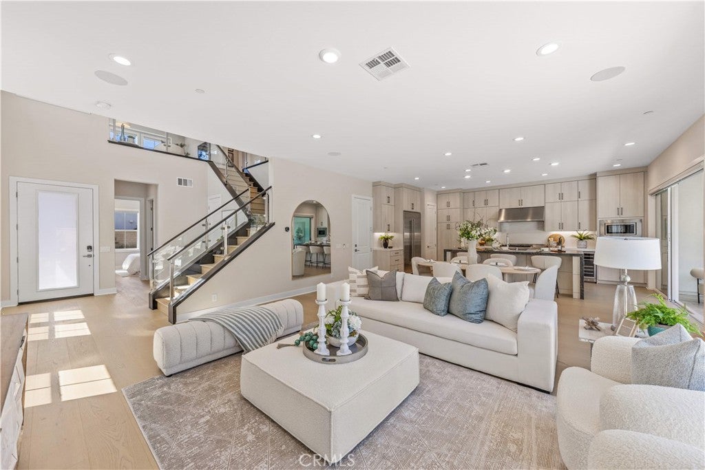 400 Riverbend