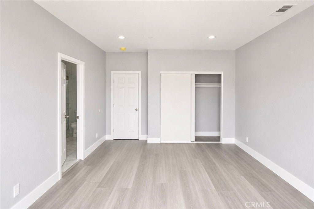 1439 S Palomares