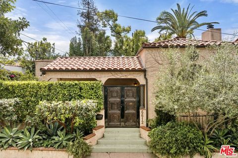 Photo of 6612 Waring Avenue, Los Angeles, CA 90038 (MLS # 26673643)