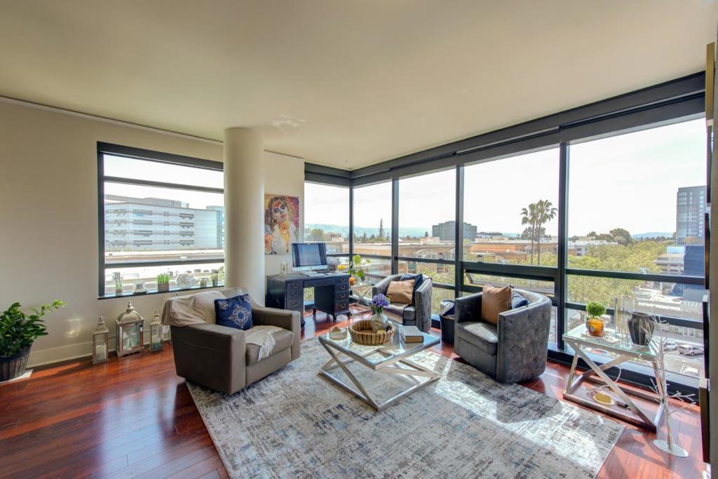 88 E San Fernando Street 704