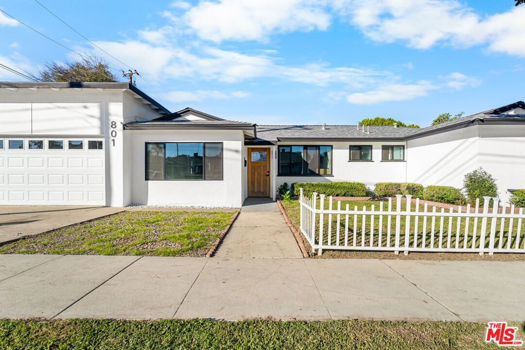 Photo of 801 S Courtney Avenue, Fullerton, CA 92833 (MLS # 26639855)