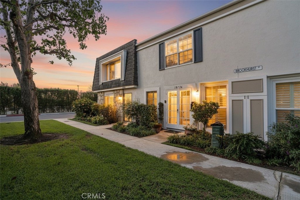18726 Brookhurst