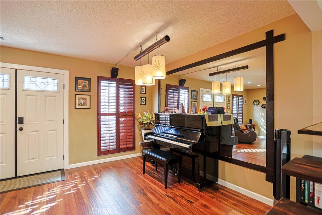 18726 Brookhurst