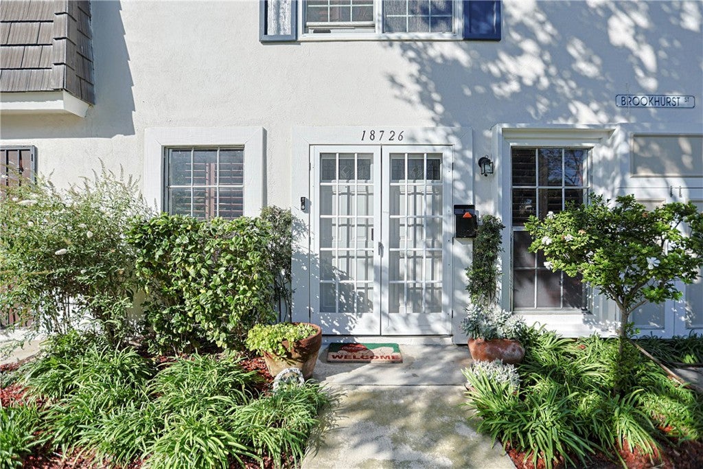 18726 Brookhurst