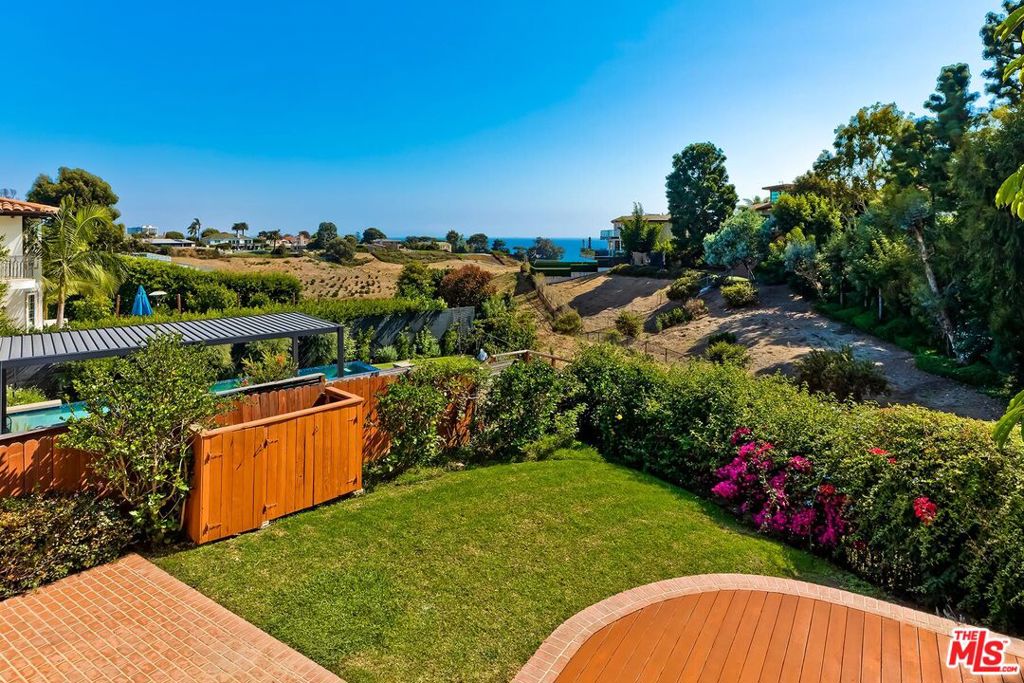 Sitting on the rim of Potrero Canyon with incredible ocean and canyon views! This is your chance to build your dream home in the esteemed Via Bluffs neighborhood of the Pacific Palisades. This 5,618 sqft lot offers views of the Huntington Palisades, Potrero Canyon and the Santa Monica bay. Close to Palisades Village, Potrero Canyon trail and Will Rogers State Beach. This is one you don't want to miss! Previous home was 2085 sqft. and was burned in the Palisades wild fire. Phase 1 and Phase 2 have been completed. Pictures of the property were taken prior to the Palisades wild fire.