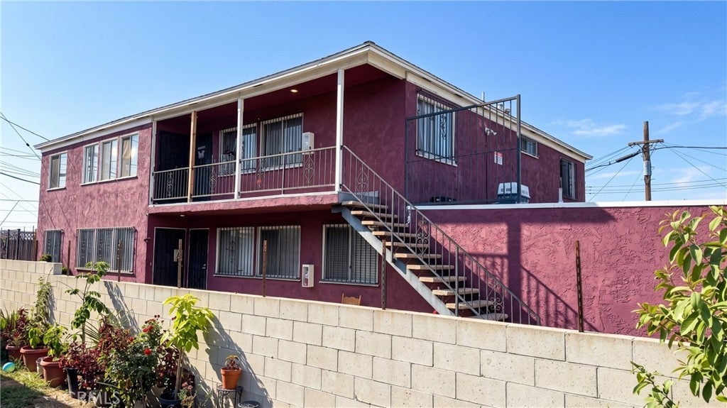 1040 W Reeve