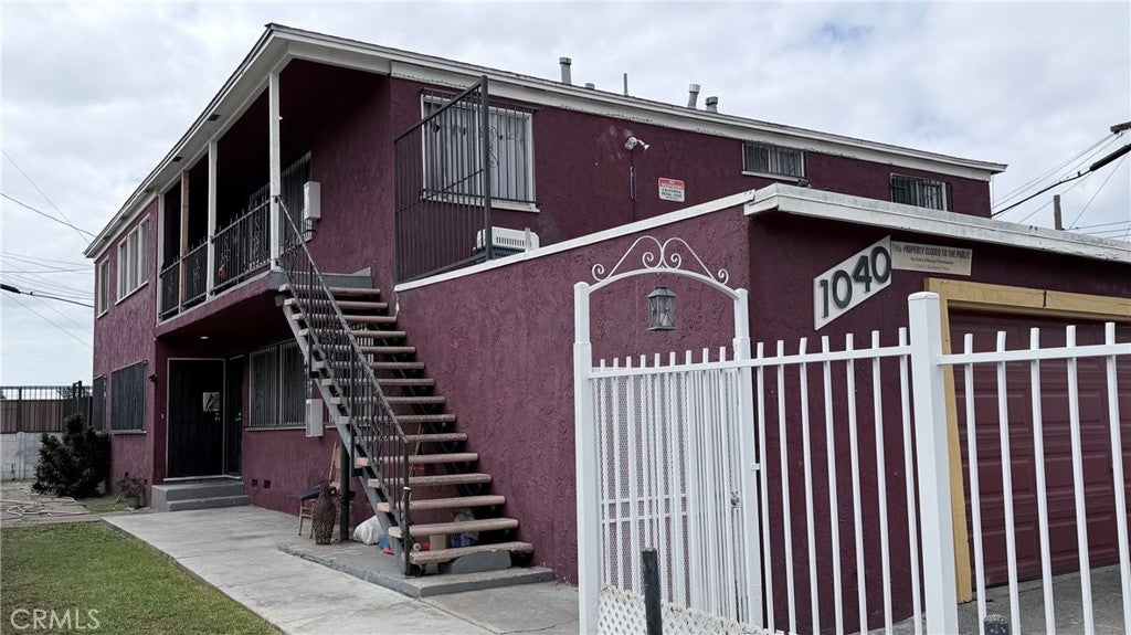 1040 W Reeve