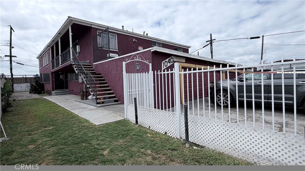 1040 W Reeve