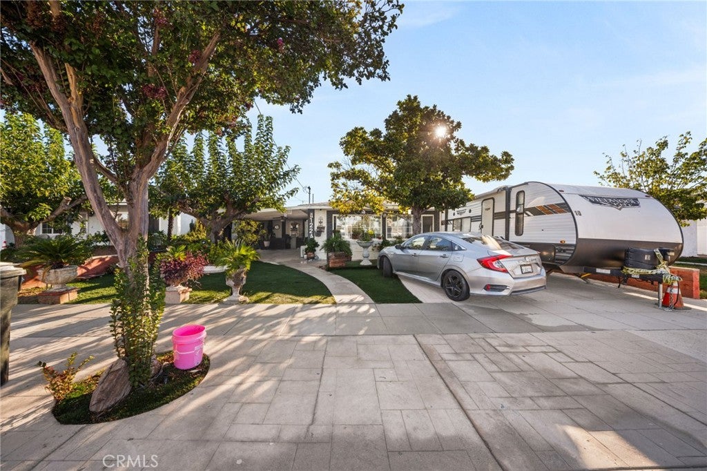 Properties 1 1224 6th