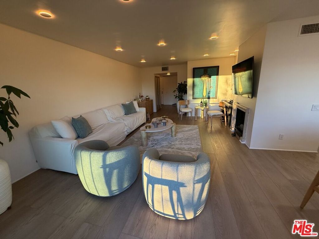 Photo of 2345 Roscomare Road #308, Los Angeles, CA 90077 (MLS # 25584567)