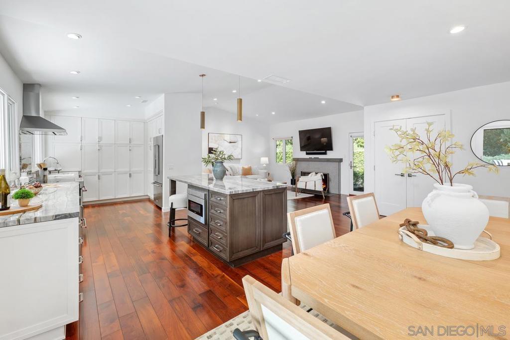 16902 Via de Santa Fe 4