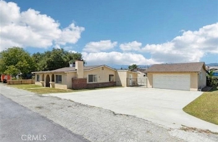 4443 N Sunflower